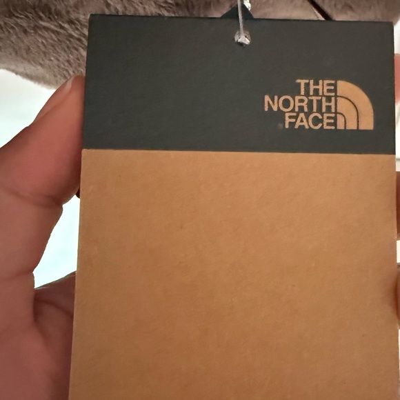 The North Face Women's Luxe Osito Full Zip Jacket - Picture 5 of 6